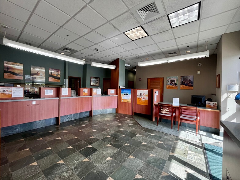 More Photos Of 94-1221 Ka Uka Blvd, Waipahu Storefront Retail Office For Lease