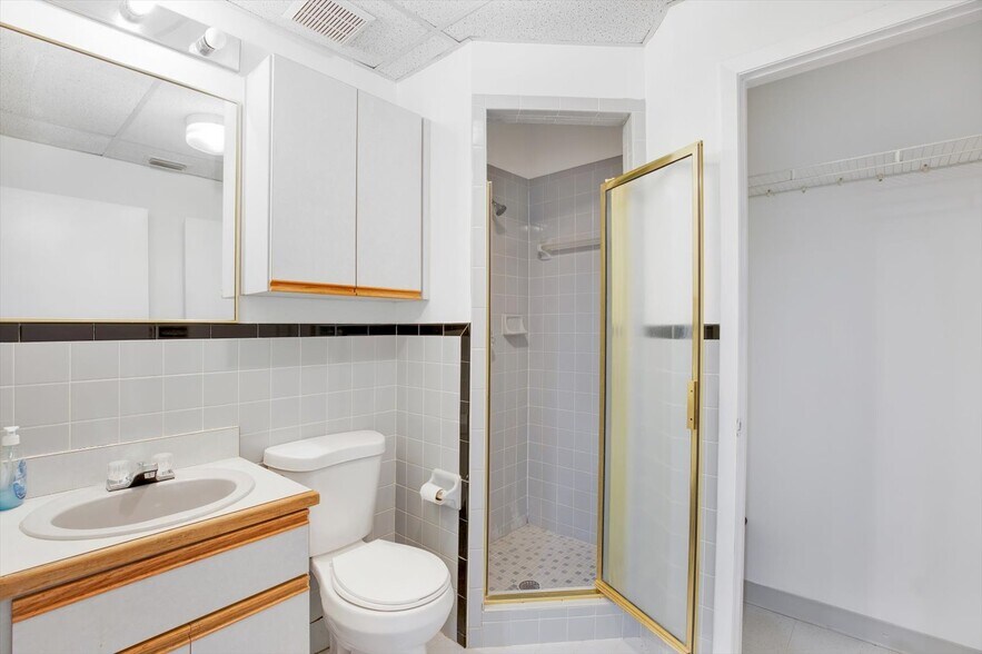 More Photos Of 12425 N Florida Ave, Tampa Medical For Sale