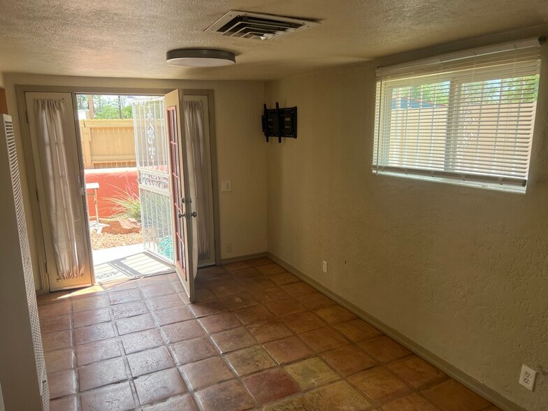 More Photos Of 403 Columbia Dr SE, Albuquerque Multifamily For Sale
