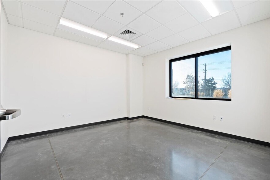 More Photos Of 3515 E Linden St, Caldwell Manufacturing For Lease