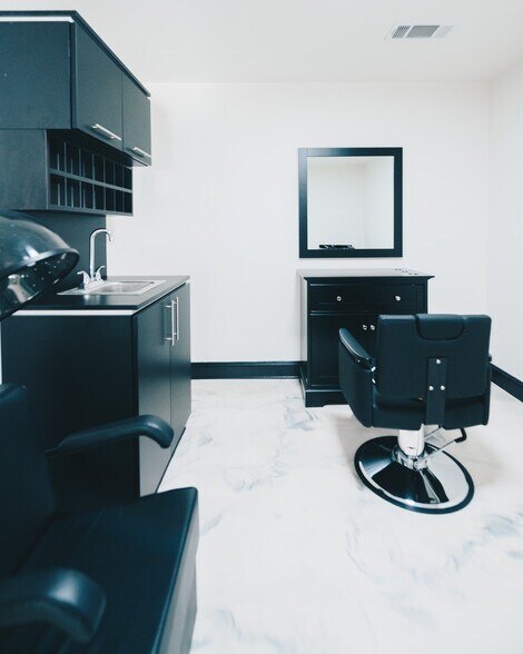 More Photos Of 731 Sandtown Rd SW, Marietta Storefront Retail Office For Sale