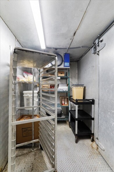 More Photos Of 985 Baltimore Pike, Gettysburg Storefront For Sale