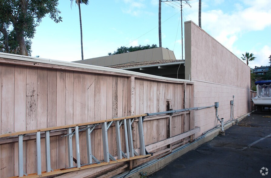 More Photos Of 2077 W Coast Hwy, Newport Beach Office For Lease