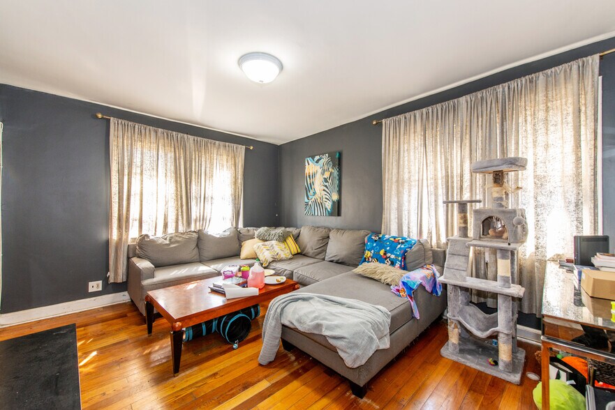 More Photos Of 237 Adams St, Newark Office For Sale