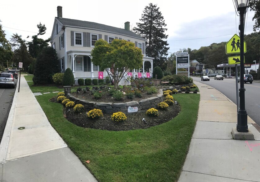 More Photos Of 903 Main St, Port Jefferson Loft Creative Space For Sale