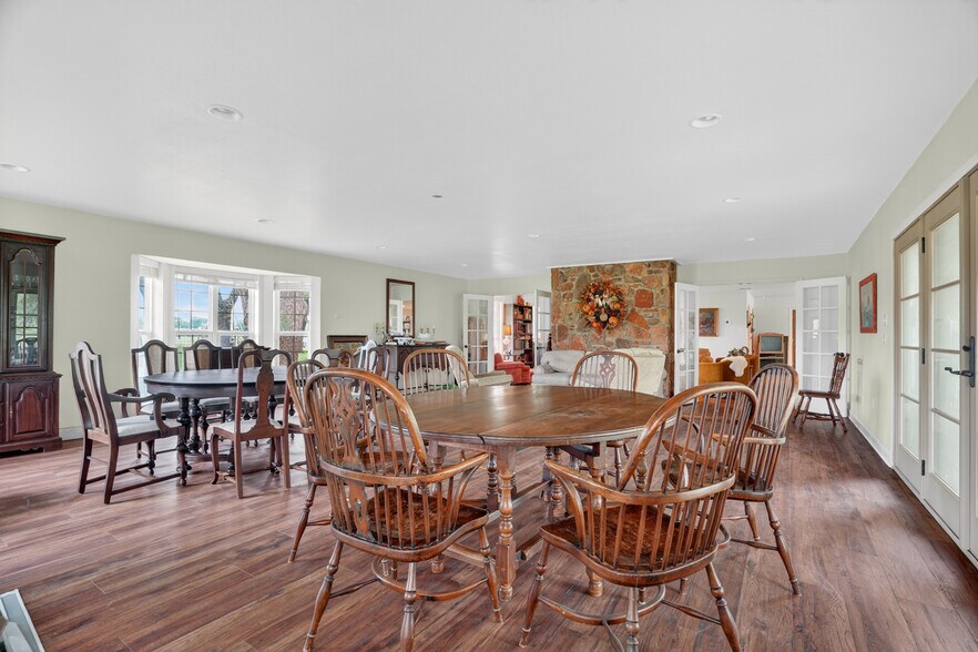 More Photos Of 14145 US-281, Santo Specialty For Sale