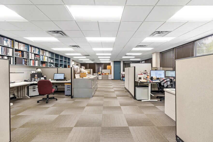 More Photos Of 5545 Fredericksburg Rd, San Antonio Office For Sale