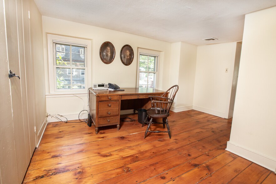 More Photos Of 69 E Oakland Ave, Doylestown Office For Sale