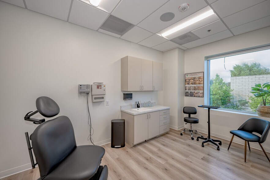 More Photos Of 25425 Orchard Village Rd, Santa Clarita Medical For Sale