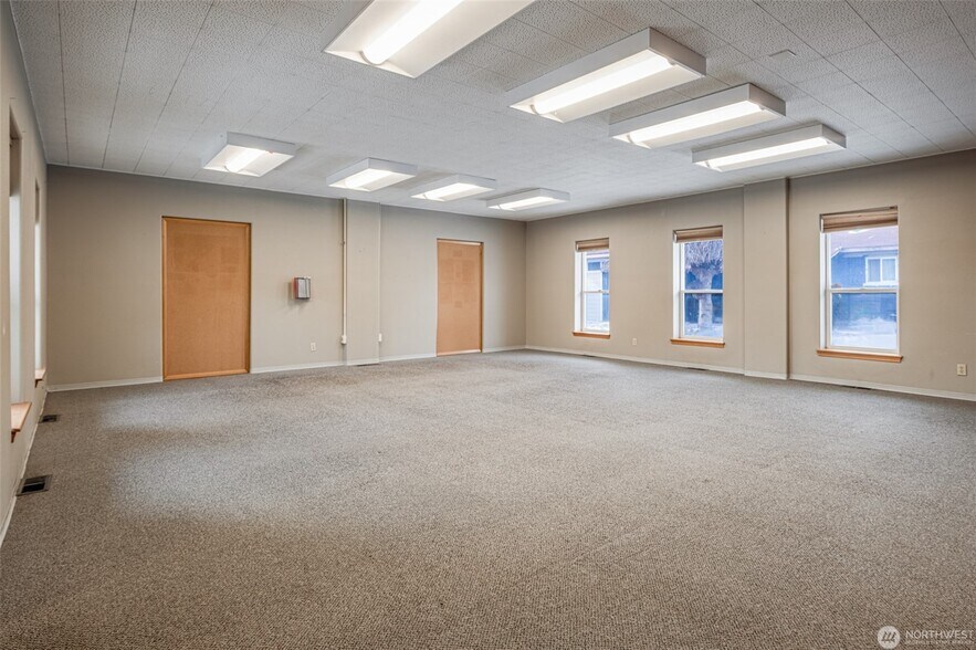 More Photos Of 119 J St SW, Quincy Office For Sale