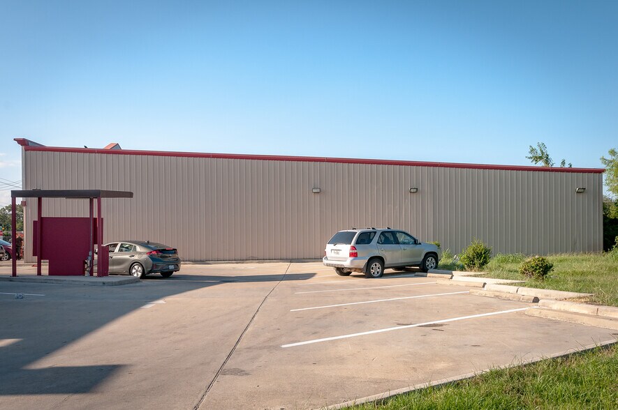 More Photos Of 6703 Telephone Rd, Houston Freestanding For Sale