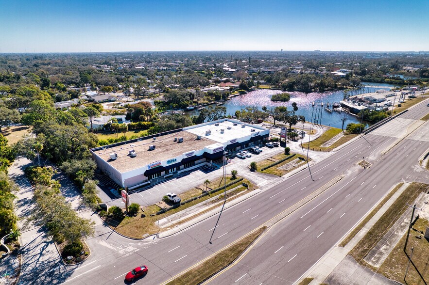 More Photos Of 5245-5251 S Tamiami Trl, Sarasota Unknown For Lease