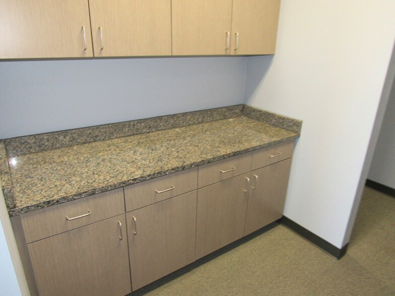 More Photos Of 1620 Midtown Pl, Oklahoma City Office For Lease