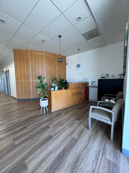 More Photos Of 2135-2141 Bellflower Blvd, Long Beach Storefront For Lease