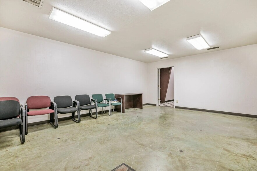More Photos Of 5980 Arden Rd, Amarillo Warehouse For Lease