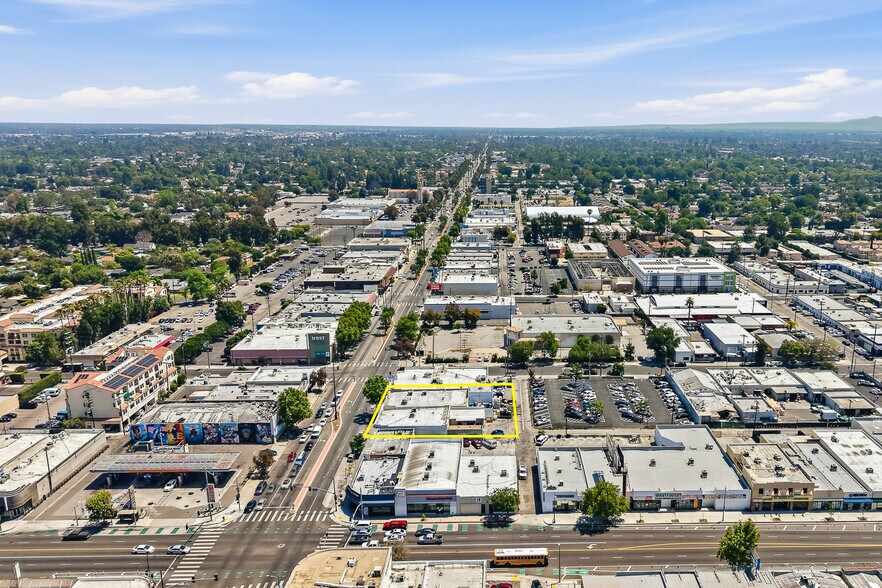 More Photos Of , Reseda General Retail For Sale