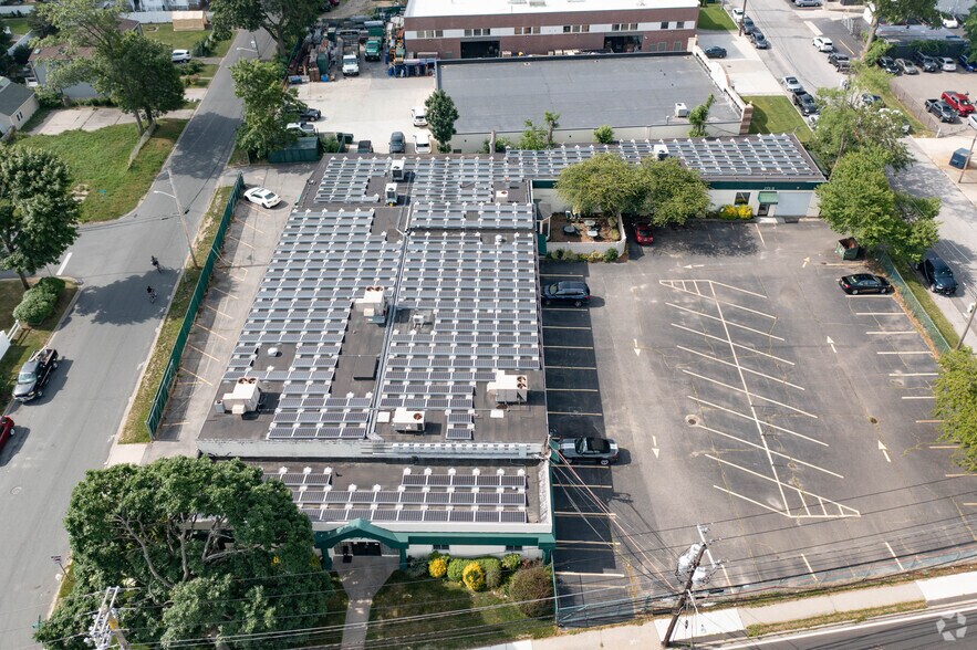 More Photos Of 275 Dixon Ave, Amityville Office For Sale
