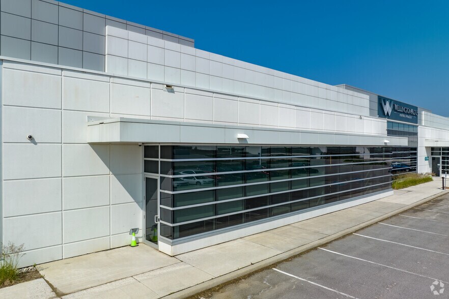 More Photos Of 3455 N Service Rd, Burlington Unknown For Lease