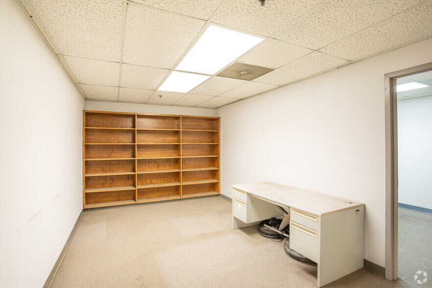 More Photos Of 1315 W 12th St, Kansas City Warehouse For Sale