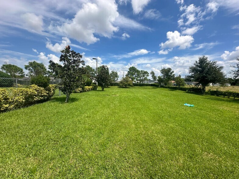 More Photos Of 395 Santa Barbara Blvd N, Cape Coral Veterinarian Kennel For Sale