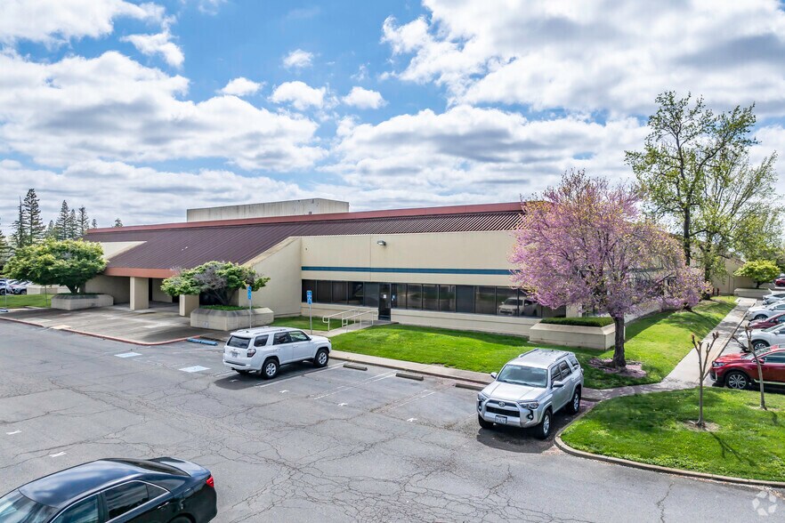 More Photos Of 201 N Sunrise Ave, Roseville Research And Development For Sale