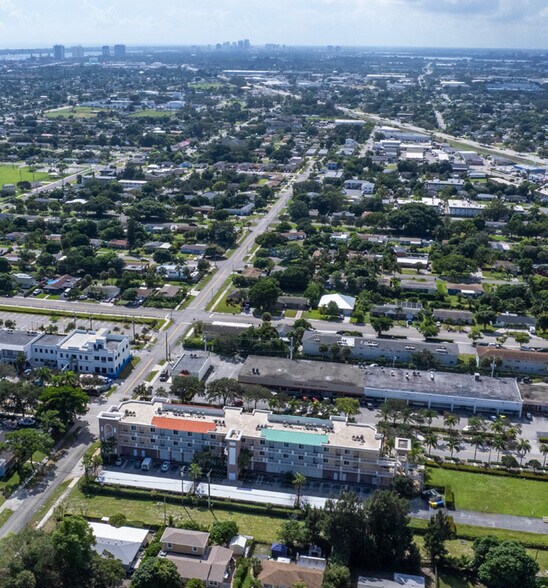 More Photos Of 800 Park Ave, West Palm Beach Storefront Retail Office For Sale