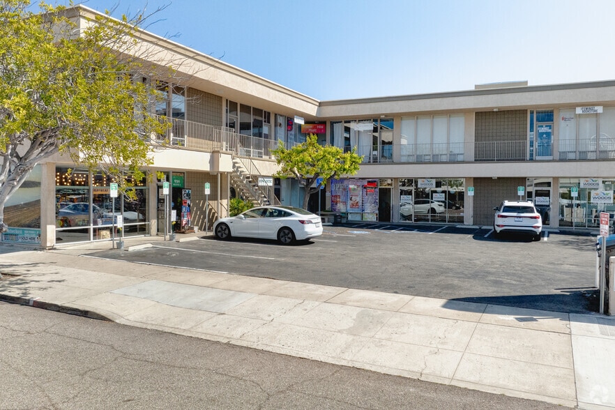 More Photos Of 930 W Washington St, San Diego Storefront Retail Office For Sale