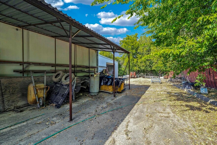 More Photos Of 11510 Nacogdoches rd, San Antonio Industrial For Lease
