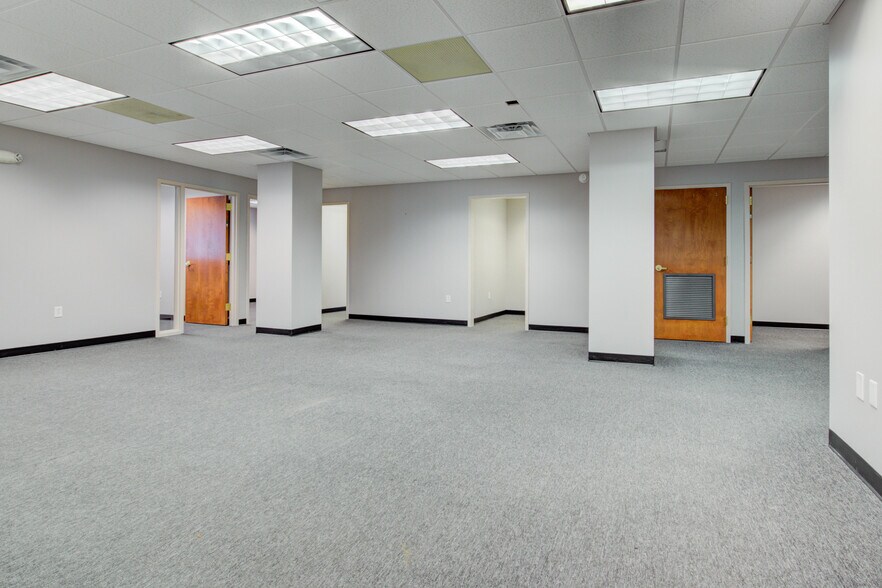 More Photos Of 959 Illinois Ave, Maumee Office For Sale