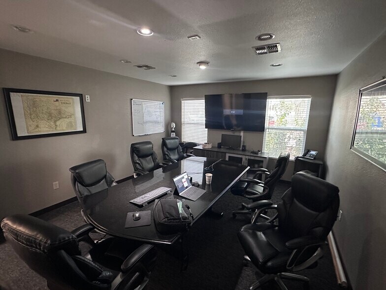 More Photos Of 1205 Sam Bass Rd, Round Rock Office For Lease