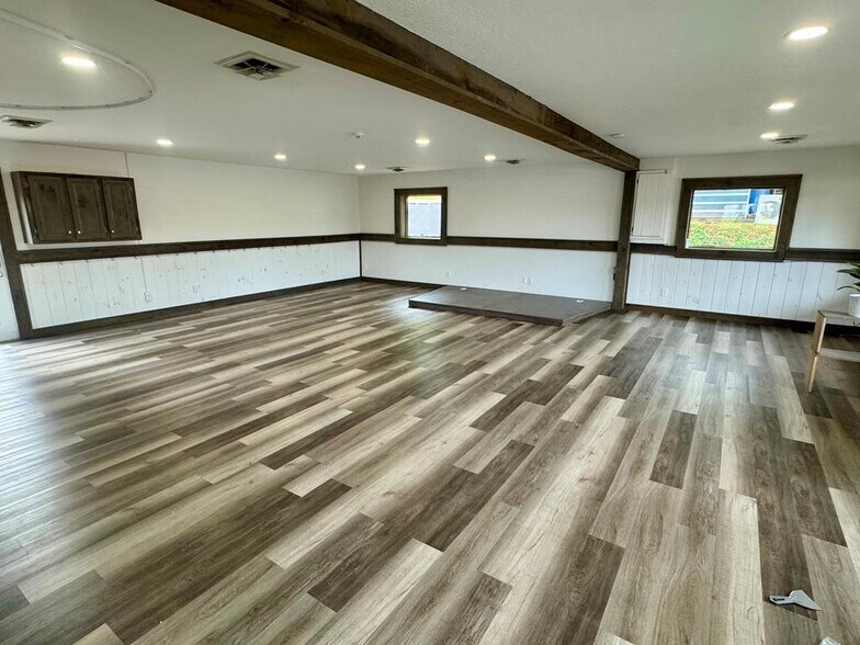 More Photos Of 3900 E First St, Blue Ridge Office Residential For Lease