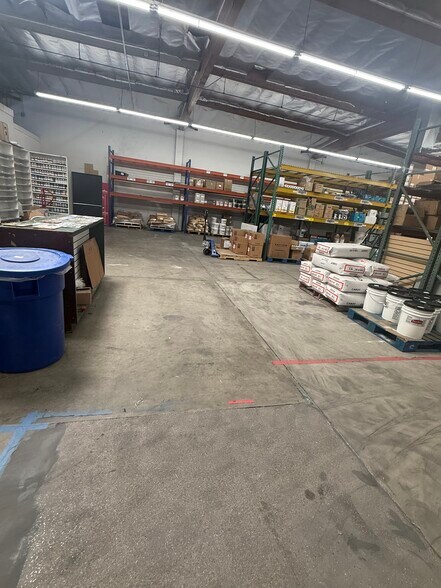 More Photos Of 12361-12435 Foothill Blvd, Sylmar Warehouse For Lease
