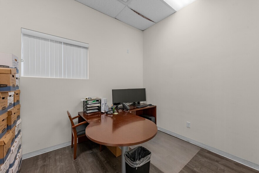 More Photos Of 3609 N Frazier St, Conroe Office For Sale