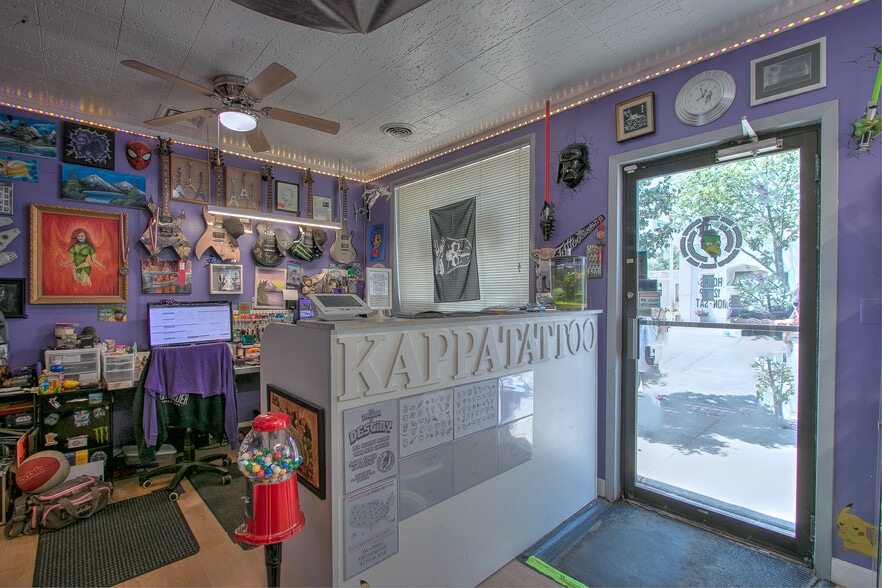 More Photos Of 220 S Ashland St, Cambridge Storefront Retail Office For Sale