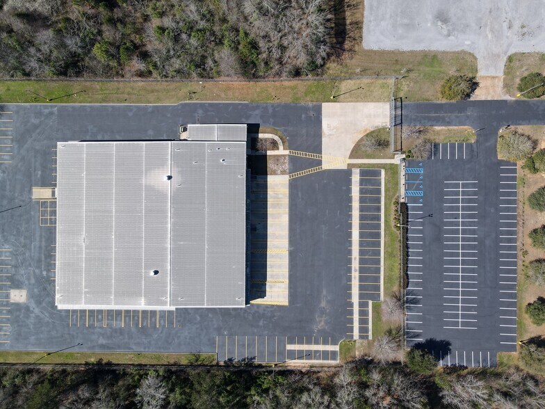 More Photos Of 4674 Westgate Pky, Dothan Distribution For Lease