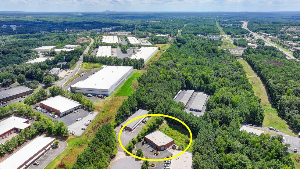 More Photos Of 4325 Creek Park Dr, Suwanee Light Distribution For Sale