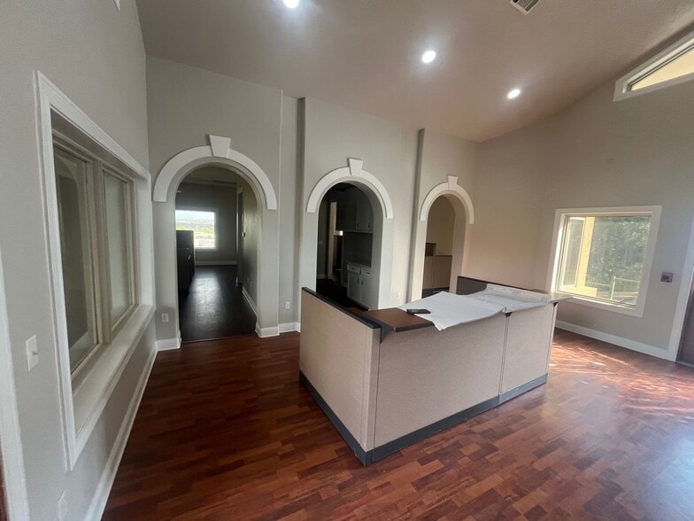 More Photos Of 20500 Fm 1431, Lago Vista Loft Creative Space For Lease