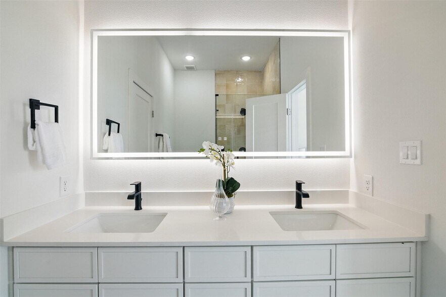 More Photos Of 426-430 E 8th St, Dallas Apartments For Sale