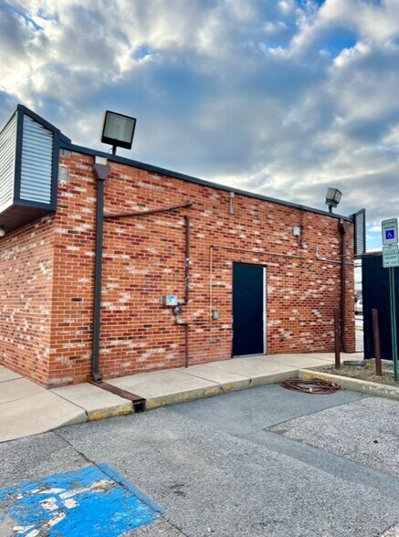 More Photos Of 8457-8459 Fort Smallwood Rd, Pasadena Fast Food For Lease