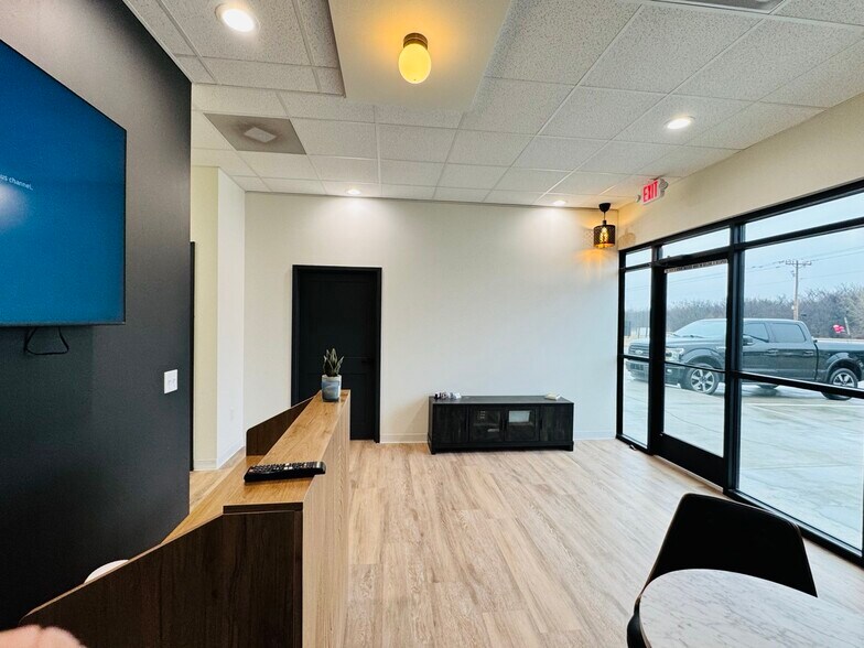 More Photos Of 15105 Crown At Lone Oak Rd, Edmond Office For Lease