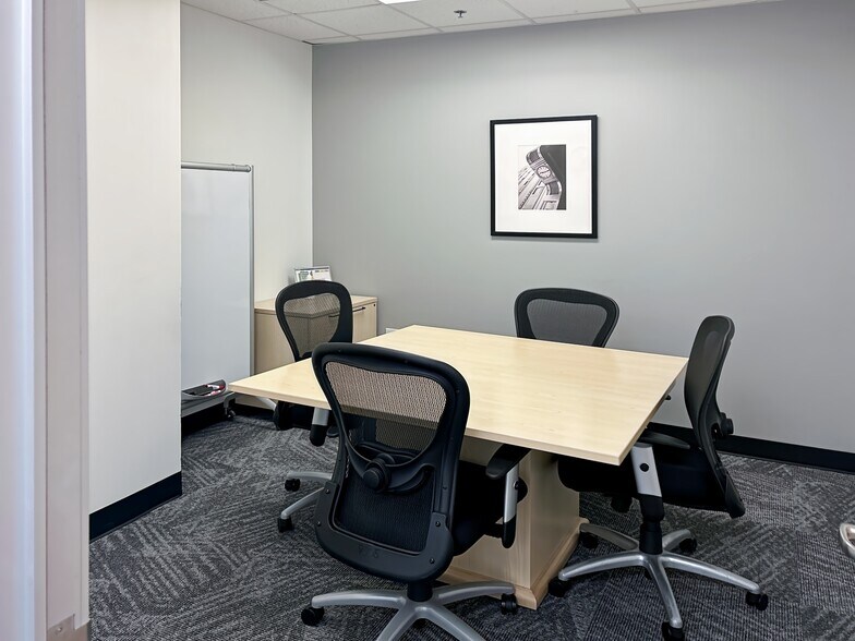 More Photos Of 450 E 96th St, Indianapolis Coworking Space