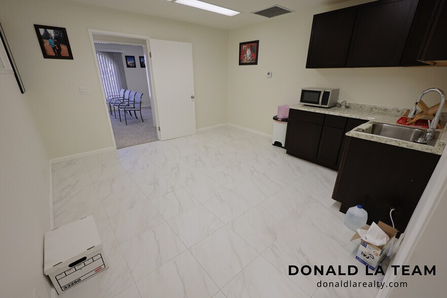 More Photos Of 425 W Bonita Ave, San Dimas Office For Sale