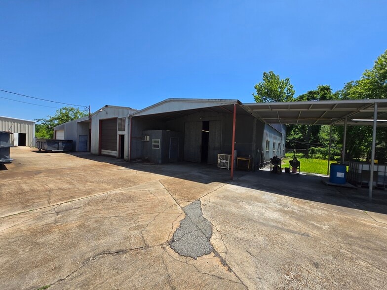 More Photos Of 609 Carby, Houston Warehouse For Sale
