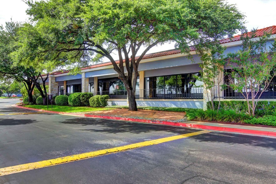 More Photos Of 9001 I-35 N, Austin Office For Lease