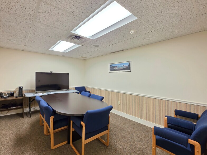 More Photos Of 338 E Montpelier Rd, Barre Town Office For Sale