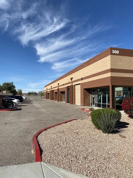 More Photos Of 300 N Pasadena St, Gilbert Warehouse For Lease