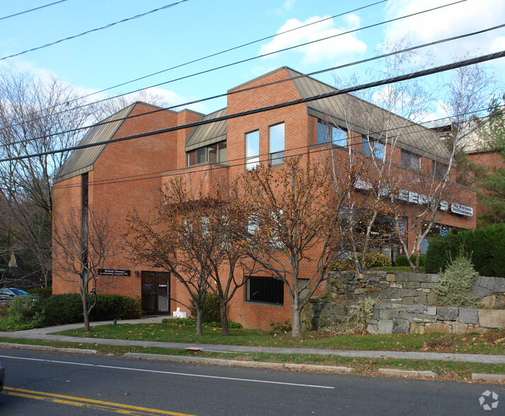 Primary Photo Of 159 W Putnam Ave, Greenwich Storefront Retail Office For Lease