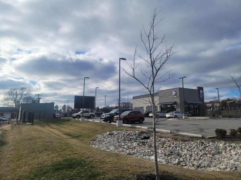 More Photos Of 2522 E Truman Rd, Kansas City Storefront For Lease