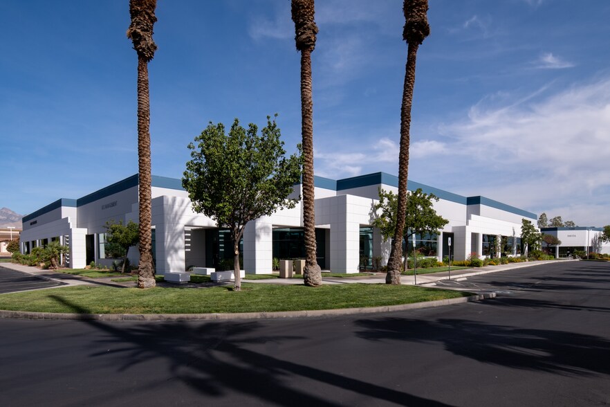 More Photos Of 7310 Smoke Ranch Rd, Las Vegas Unknown For Lease