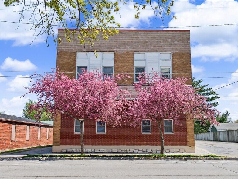 More Photos Of 230 S Dubuque St, Solon Apartments For Sale